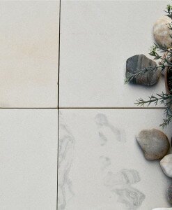 Piazza Blanche (Dry) Piazza Blanche (Dry)